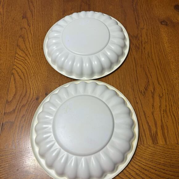 Vintage Berman Industries Set of 2 Halloween Molded Plastic Serving Plates Witch - Picture 4 of 7